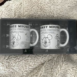 New Mickey/Minnie Mug Set